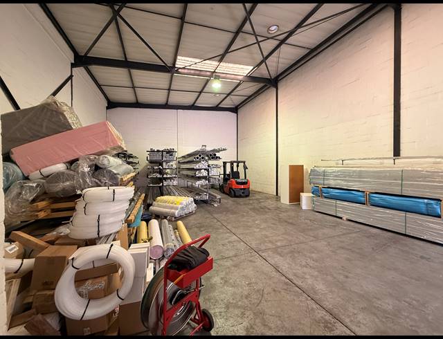 296M² WAREHOUSE TO LET IN BEACONVALE